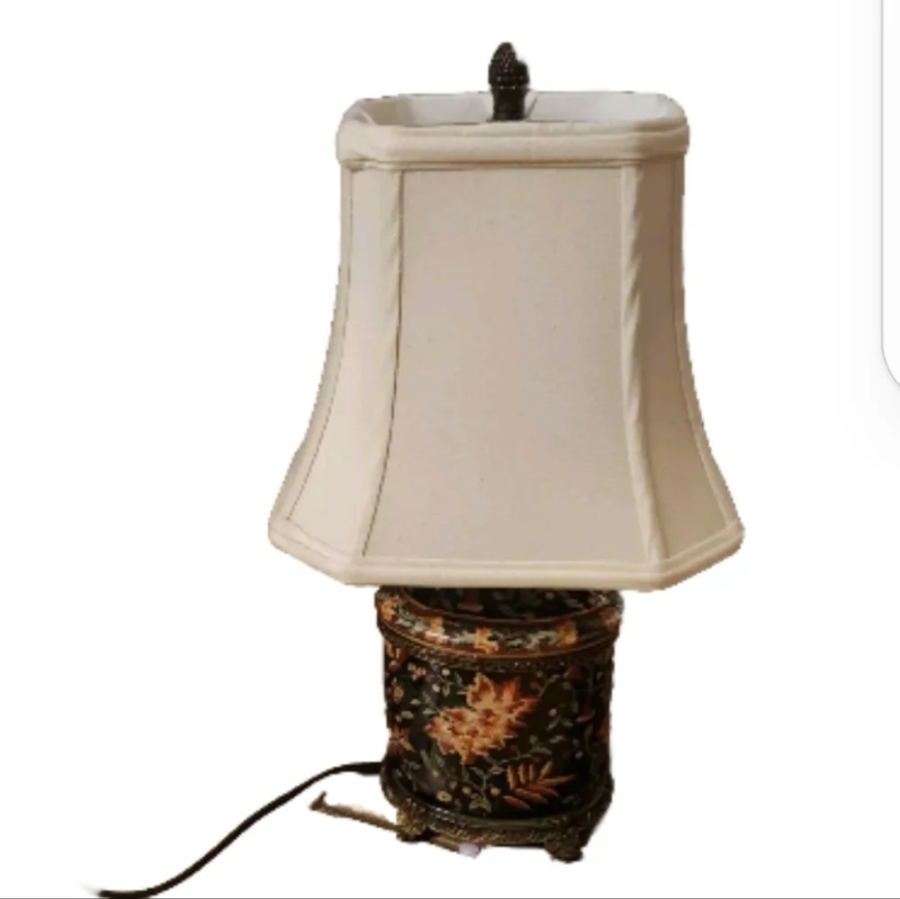 Rare Asian Claw Foot Lamp Painted Floral Lamp